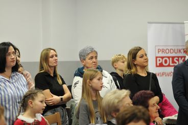 „Z tradycją i ze smakiem” w Ostrówku. Stoiska odwiedziły dziesiątki mieszkańców regionu